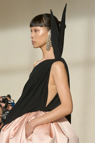 Look 76